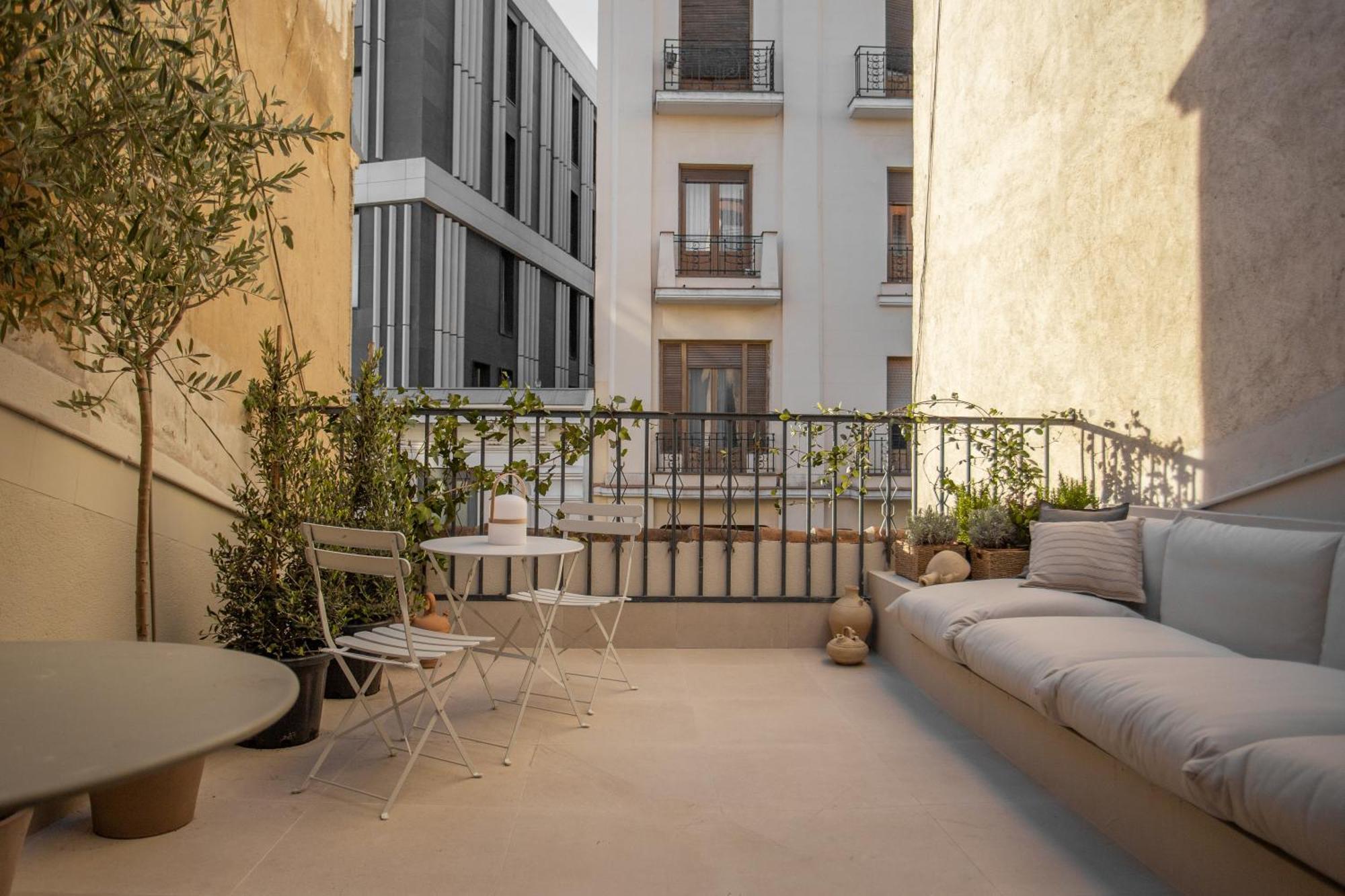 Seissta Madrid Centro "Remodelado" Aparthotel Exterior photo